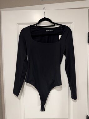 Abercrombie & Fitch Black Long-Sleeve Scoop-Neck Bodysuit